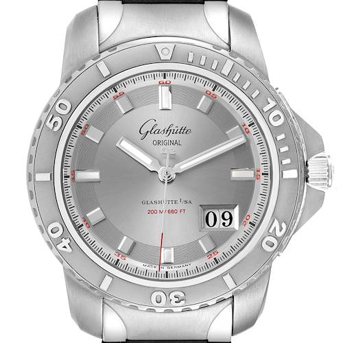 The image shows a front view of the face of the Original model by Glashütte.