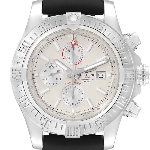 The image shows a front view of the Breitling Avenger model watch, displaying the dial, bezel, and chronograph subdials.