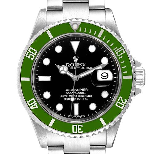 The image shows a front view of the Rolex Submariner watch, highlighting its green bezel, black dial, and date window.